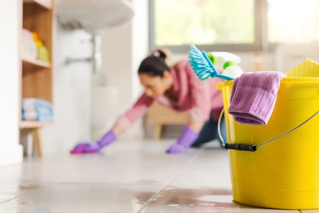 Stay Cozy and Organized with This Holiday Cleaning Checklist